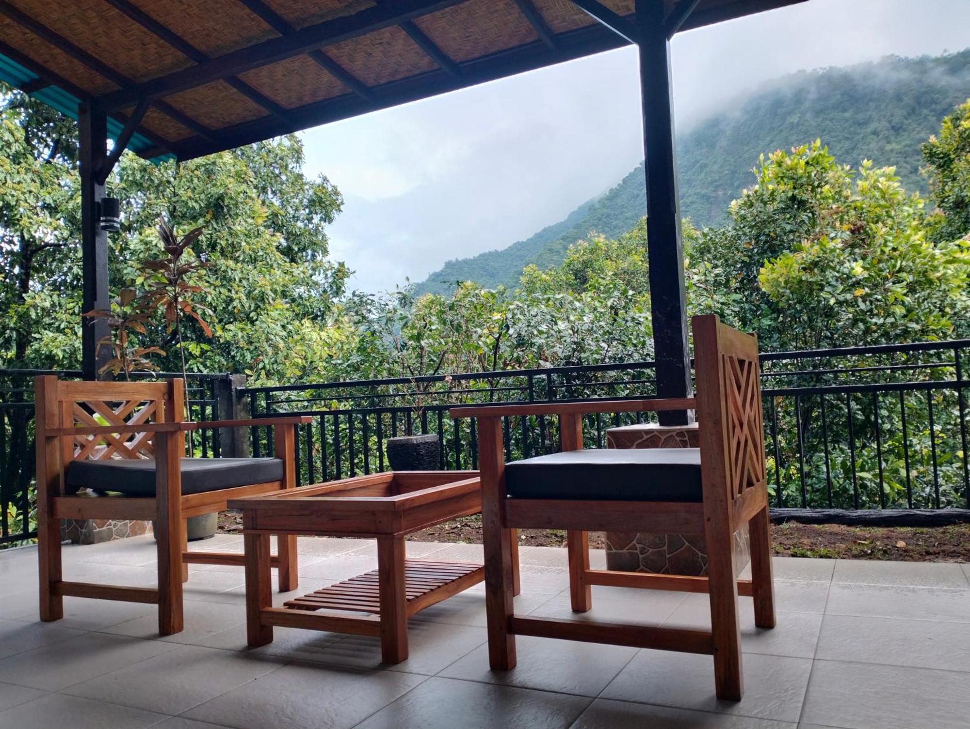 Sugi Gede Homestay Singaraja Δωμάτιο φωτογραφία